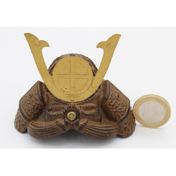 samurai helmet figurine view 2