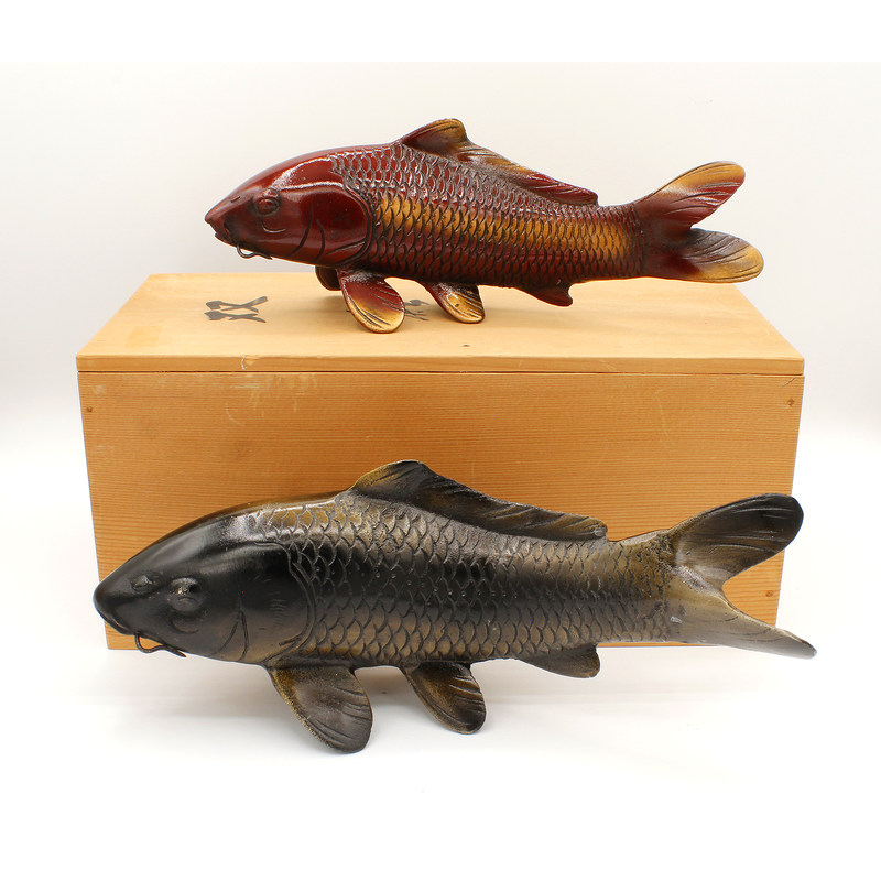 Figuras japonesas en caja FIG06 carpas koi