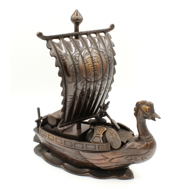 Antique Japanese figure FIG10 treasure ship