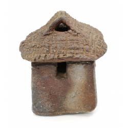 Japanese ceramic hut CA2 view 2