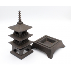 Figura antigua japonesa de hierro FIG26 pagoda vista 2