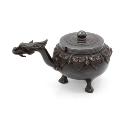 Antique Japanese bronze censer FIG58 view 2